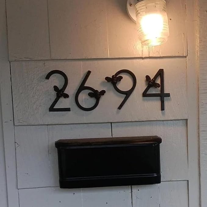 Bee House Number Sign, Antique Brass Finish, Decorative Metal Address Numbers for Door or Wall (Gold, 1)