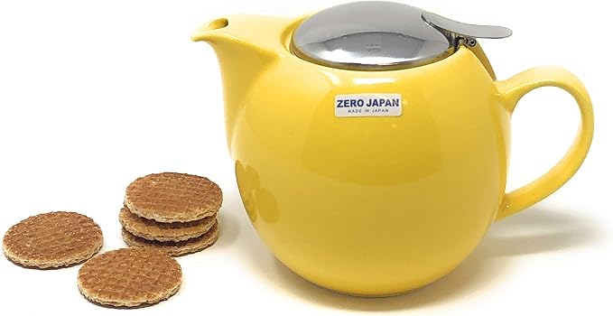 Zero Japan Bee House Round Teapot For One, 24 Oz - Ceramic Tea Pot with Stainless Steel Lid and Infuser, Smooth-Pour Spout, Diswasher and Microwave Safe Tea Pots (Yellow Pepper)