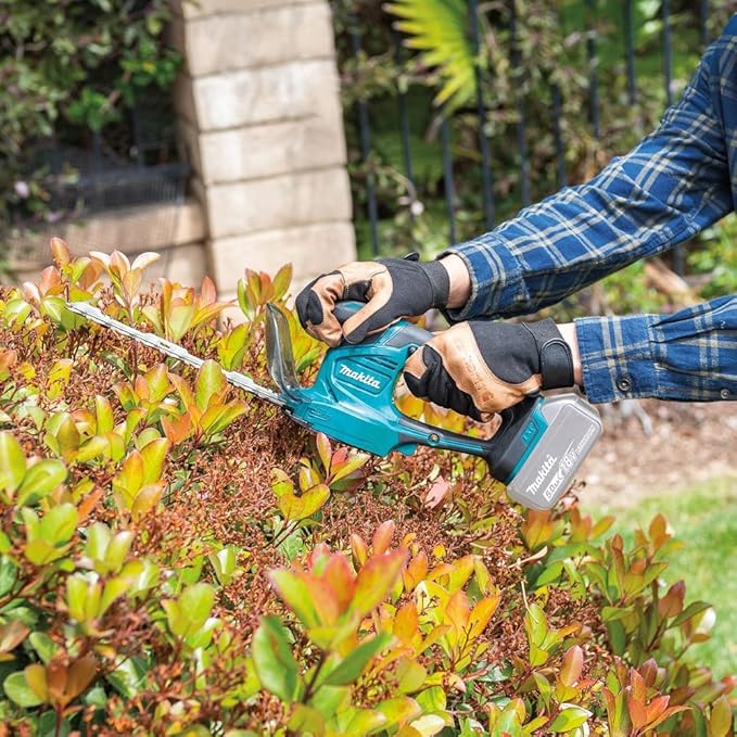 Makita XMU04ZX 18V LXT® Lithium-Ion Cordless Grass Shear with Hedge Trimmer Blade, Tool Only (Renewed)