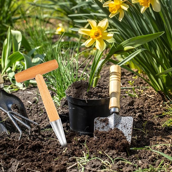 XIHIRCD Hand Dibber with Wooden Handle, Dibbler Gardening Tool Stainless Steel Head Hole Punch Hand Held Bulb Planter Solid Garden Sow Dibbler for Planting Seeds Flowers Tulips Daffodils Dahlias