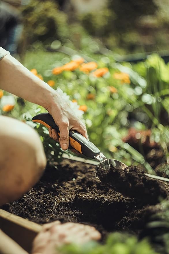 Fiskars Xact Trowel, Length: 37.5 cm, Black/Orange, Stainless Steel/Plastic, 1027043
