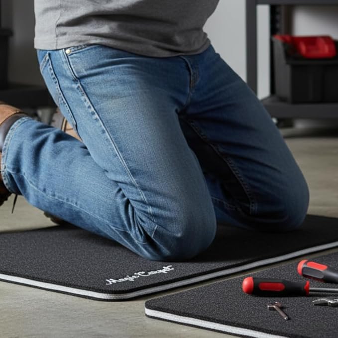 Magic Carpet® DIY Work Mat and Kneeling Pad (1-Pack) | 25″ × 38.75″ | Heavy-Duty Absorbent & Puncture-Resistant Pad for Garage, Crafts, & Gardening | Washable | Made in USA | Recycled Material