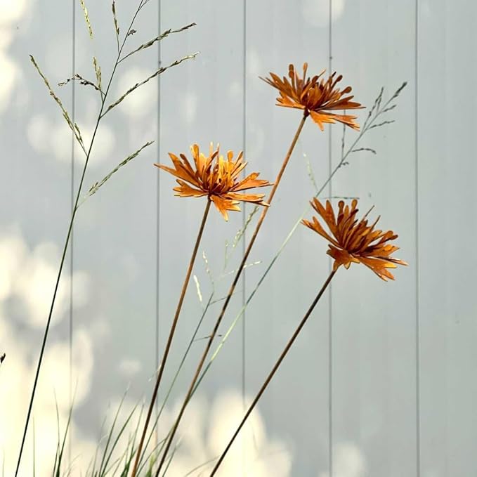 Rusty Outdoor Daisy Flower Metal Yard Stake, 15.7x6.7 Inch Rusted Iron Art Flower Garden Decoration, Weather-Resistant Garden Ornament for Lawn, Pathway, Patio, or Planter (Coffee)