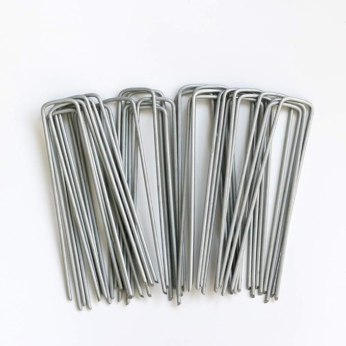 6 Inch Garden Stakes Galvanized Landscape Staples, U-Type Turf Staples for Artificial Grass, Rust Proof Sod Pins Stakes for Securing Fences Weed Barrier, Outdoor Wires Cords Tents Tarps (100 pcs)