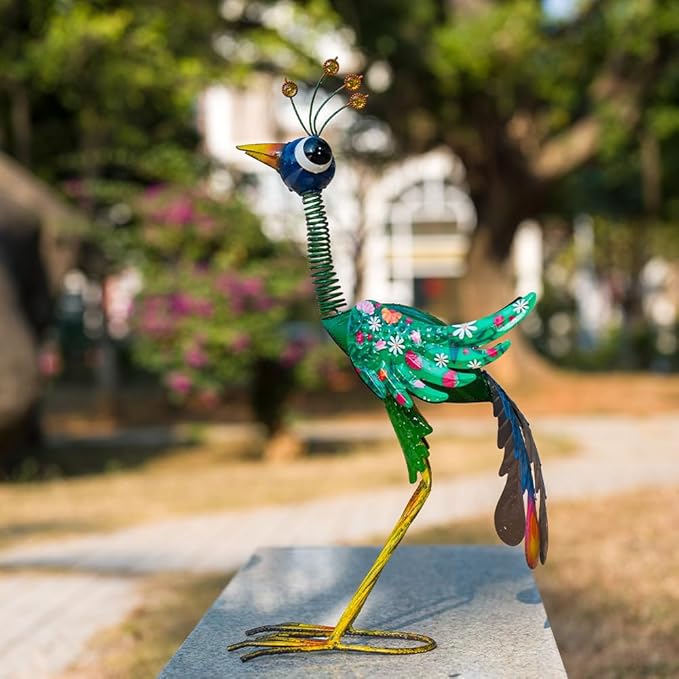 Metal Peacock Garden Statue,Outdoor Peacock Sculpture Decor Yard Art,Farmhouse Art for Yard, Patio, or Housewarming Present for Mom, Friends