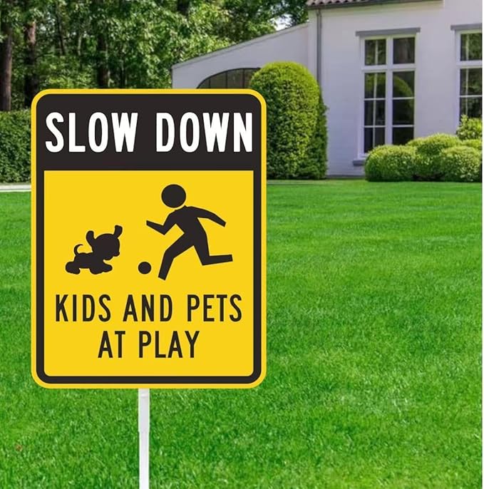 dog crossing sign,Kids and dogs at Play yard Sign with Reflective Aluminum Lawn Signs,slow down Rust Free Garden Signs (8x12in)