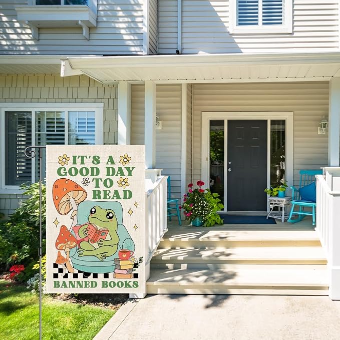 Perfectinsoy It's A Good Day To Read Banned Books Garden Flag, Funny Frog Banner, Community Welcome Yard Home Holiday Farmhouse Porch Patio Lawn Outdoors Decor, Outdoor Decor for Reader
