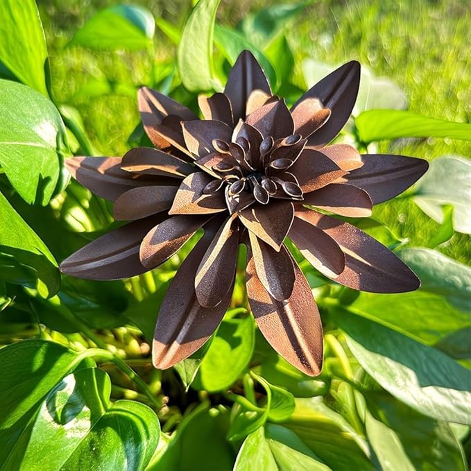 Rusty Outdoor Daisy Flower Metal Yard Stake, 20x4.7 Inch Large Rusted Iron Art Flower Garden Decoration, Weather-Resistant Garden Ornament for Lawn, Pathway, Patio, or Planter (Metallic)