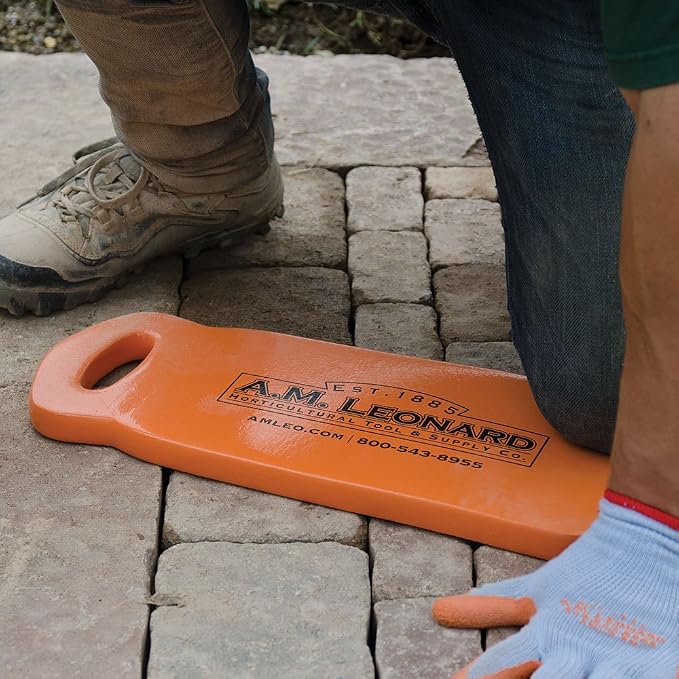 A.M. Leonard Waterproof Kneeling Pad with Handle, 7 x 16 Inches