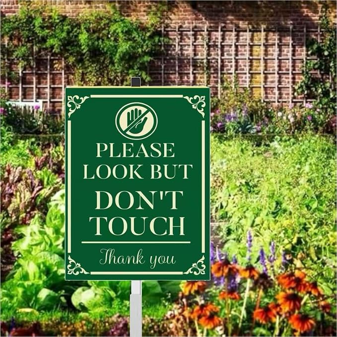 Please Look but Don't Touch yard Sign With Stake,Protecting Fruits Yard Sign,Garden Sign With Stake Garden Farm Decor Fence Yard Outdoor For Private property(8x12in)