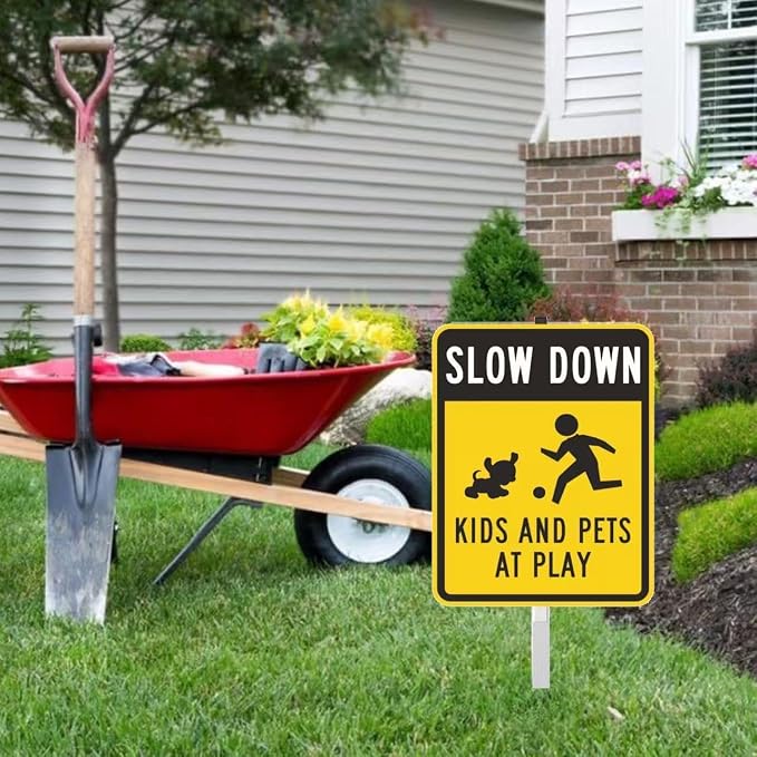 dog crossing sign,Kids and dogs at Play yard Sign with Reflective Aluminum Lawn Signs,slow down Rust Free Garden Signs (8x12in)