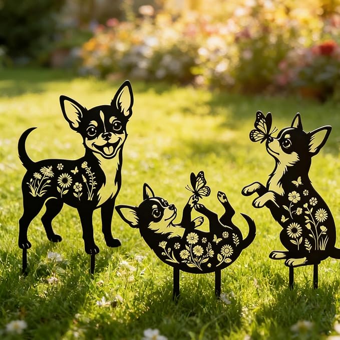 Rngmsi Dog Chihuahua Metal Decorative Garden Stakes Decor, 3PCS Chihuahua Statue Metal Yard Stakes for Garden Decor Yard Art Patio Outside Lawn Ornaments Outdoor, Dog Gifts for Women Men Mom