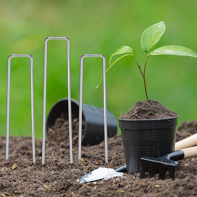 300 Pack Landscape Staples 6 Inch, Galvanized Garden Staples Pins Ground Stakes Fence Tent Sod Staples Yard Lawn Truf Staples for Landscaping Fabric Irrigation Tubing