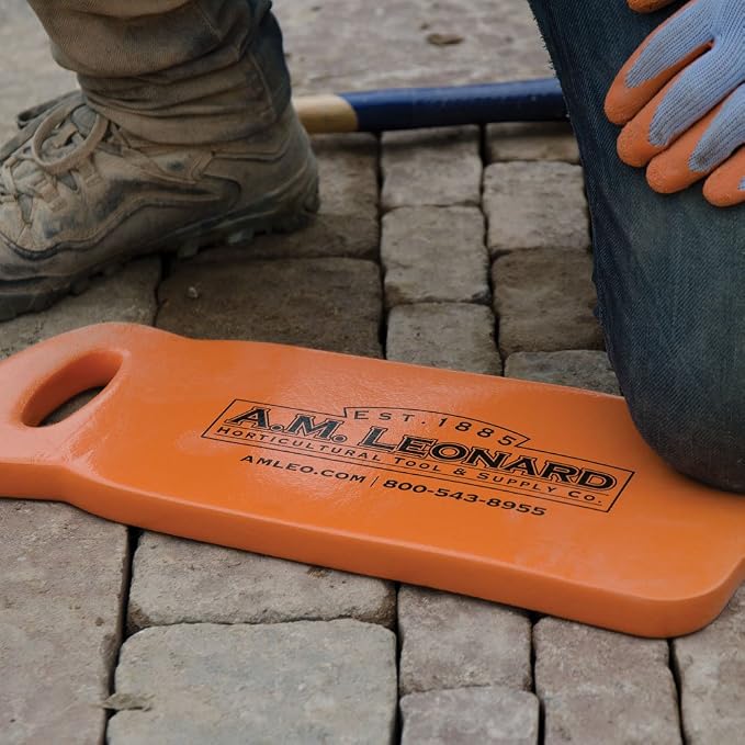 A.M. Leonard Waterproof Kneeling Pad with Handle, 7 x 16 Inches