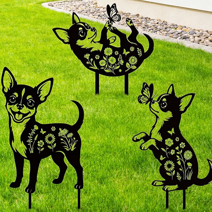 Rngmsi Dog Chihuahua Metal Decorative Garden Stakes Decor, 3PCS Chihuahua Statue Metal Yard Stakes for Garden Decor Yard Art Patio Outside Lawn Ornaments Outdoor, Dog Gifts for Women Men Mom