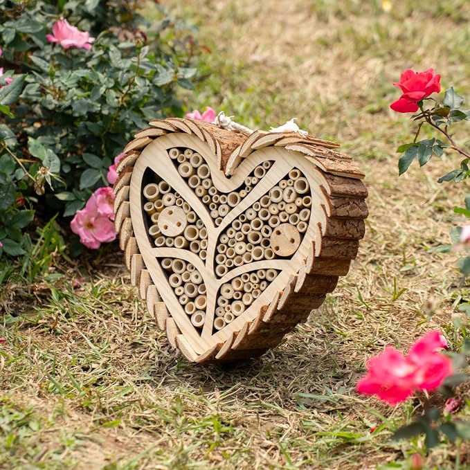 Mason Bee House, Heart-Shaped Wooden Bee House with Bamboo Tubes, Nesting Aid for Wild Bees, Natural Hanging Habitat for Pollinators, Increases Productivity in Your Garden, Brown