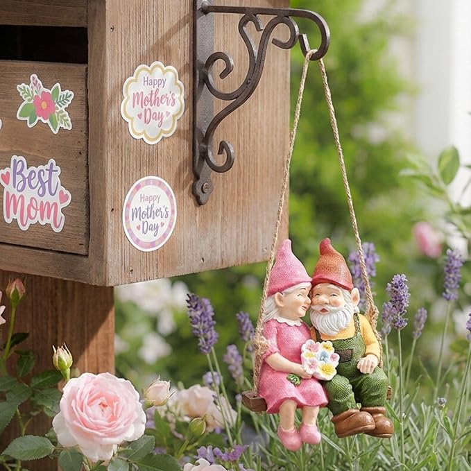 TERESA'S COLLECTIONS Garden Decor, Garden Gnomes Decor, Mr and Mrs Gnome Couple Sitting on a Swing, Waterproof Resin Garden Decor Outdoor, Tree Ornaments, Indoor/Outdoor, 6"