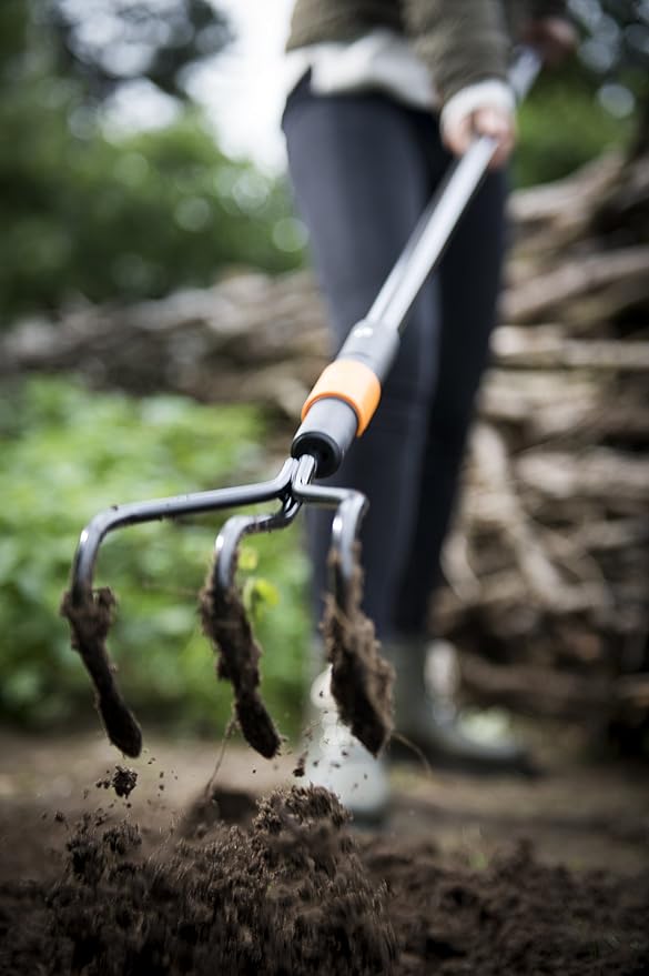 Fiskars QuikFit 3 Prong Cultivator, for Optimal Bed Preparation and Care, Tool Head, Length: 31 cm, Width: 12.5 cm, Black/Orange, 1000680