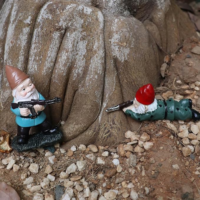 Tirifer Garden Gnome with Gun, Gnome Soldiers Military Army Tactical Gnome Statue Garden Gnome Gun for Indoor Outdoor, Patio, Yard, Lawn Ornaments, Home Décor