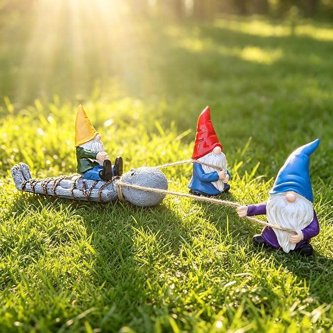 Garden Gnomes with Alien Figurine, Polyresin Naughty Gnome Statue for Patio Lawn Garden Porch Fence Outdoor Decoration