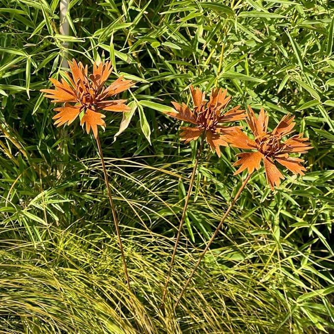 Rusty Outdoor Daisy Flower Metal Yard Stake, 15.7x6.7 Inch Rusted Iron Art Flower Garden Decoration, Weather-Resistant Garden Ornament for Lawn, Pathway, Patio, or Planter (Coffee)