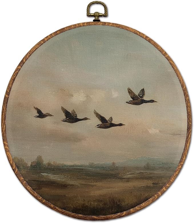 DOFQZ Vintage Flying Duck Round Wall Art Decor, Rustic Farmhouse Landscape Framed Wall Art, Retro Country Mallard Duck Canvas Wall Hanging Decor for Home Bedroom Living Room, 10x10