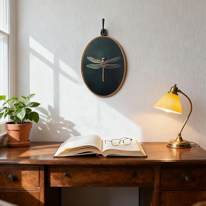 DOFQZ Dark Academia Dragonfly Round Wall Art Decor, Vintage Moody Insect Framed Wall Art, Minimalist Gothic Dragonfly Canvas Wall Hanging Decor for Home Bedroom Living Room, 8.6x11.4