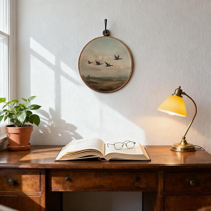 DOFQZ Vintage Flying Duck Round Wall Art Decor, Rustic Farmhouse Landscape Framed Wall Art, Retro Country Mallard Duck Canvas Wall Hanging Decor for Home Bedroom Living Room, 10x10