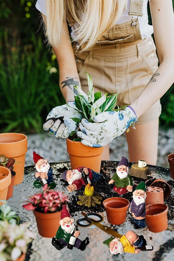 9pcs Miniature Gnomes Sets with Fire and Furniture - for Fairy Garden Decoration and Home Ornament
