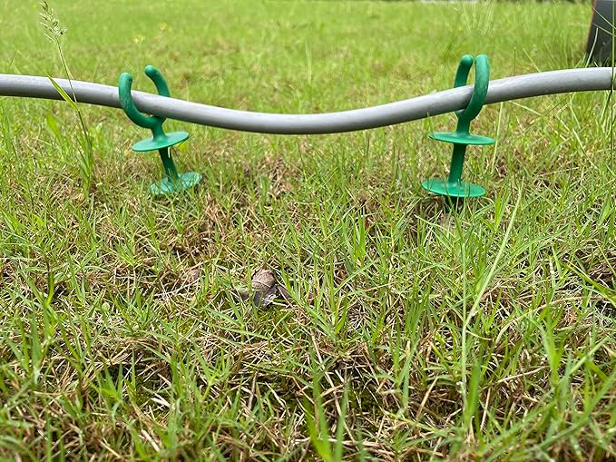 10 Pcs Green Garden Hose Guide Stakes Length Holiday Lights Holder Light Duty High Toughness Plastic Nails Tools for Garden Yard Plant Protection
