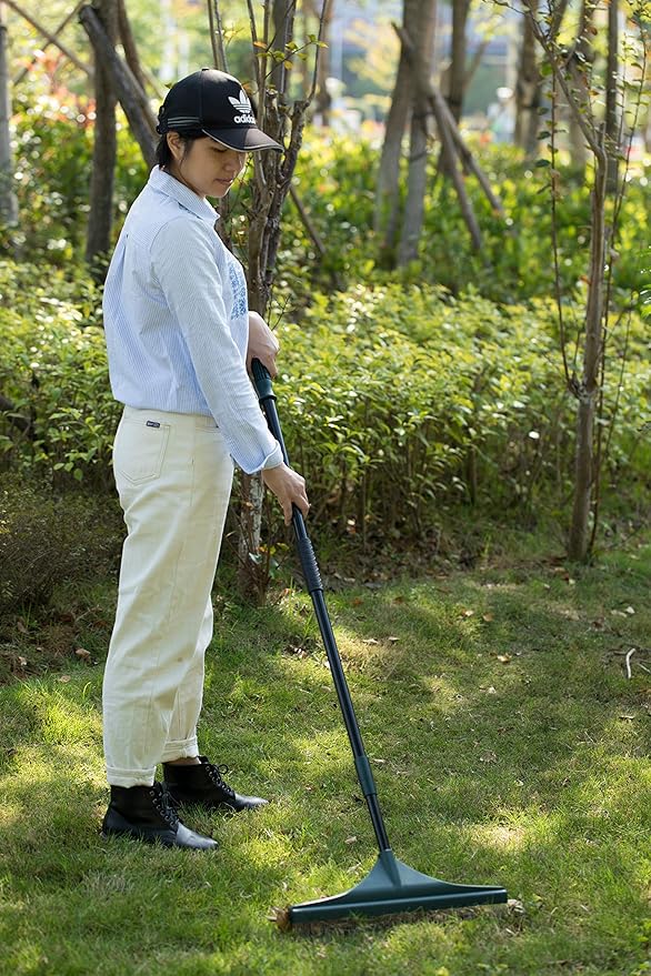 Artificial Turf Garden Carpet Rake with Extendable Lightweight Telescopic Handle,Green