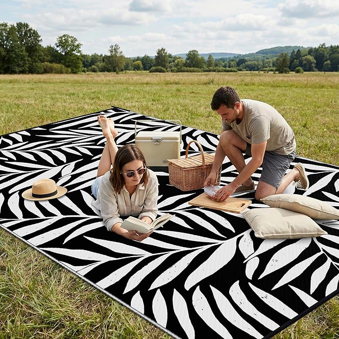 Smiry Outdoor Rug 8x10 ft, Waterproof Reversible Plastic Straw Rugs, Outdoor Area Rug with Leaf Pattern, Outside Floor Mat for Patio, Backyard, Deck, Picnic, Beach, Camping, Black & White