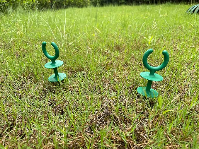 20 Pcs Green Garden Hose Guide Stakes Holiday Lights Holder Light Duty High Toughness Plastic Nails Tools for Garden Yard Plant Protection (20)